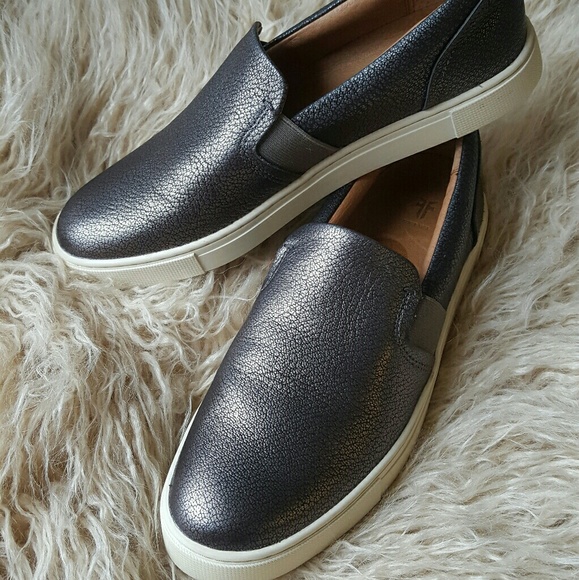 frye ivy slip on black